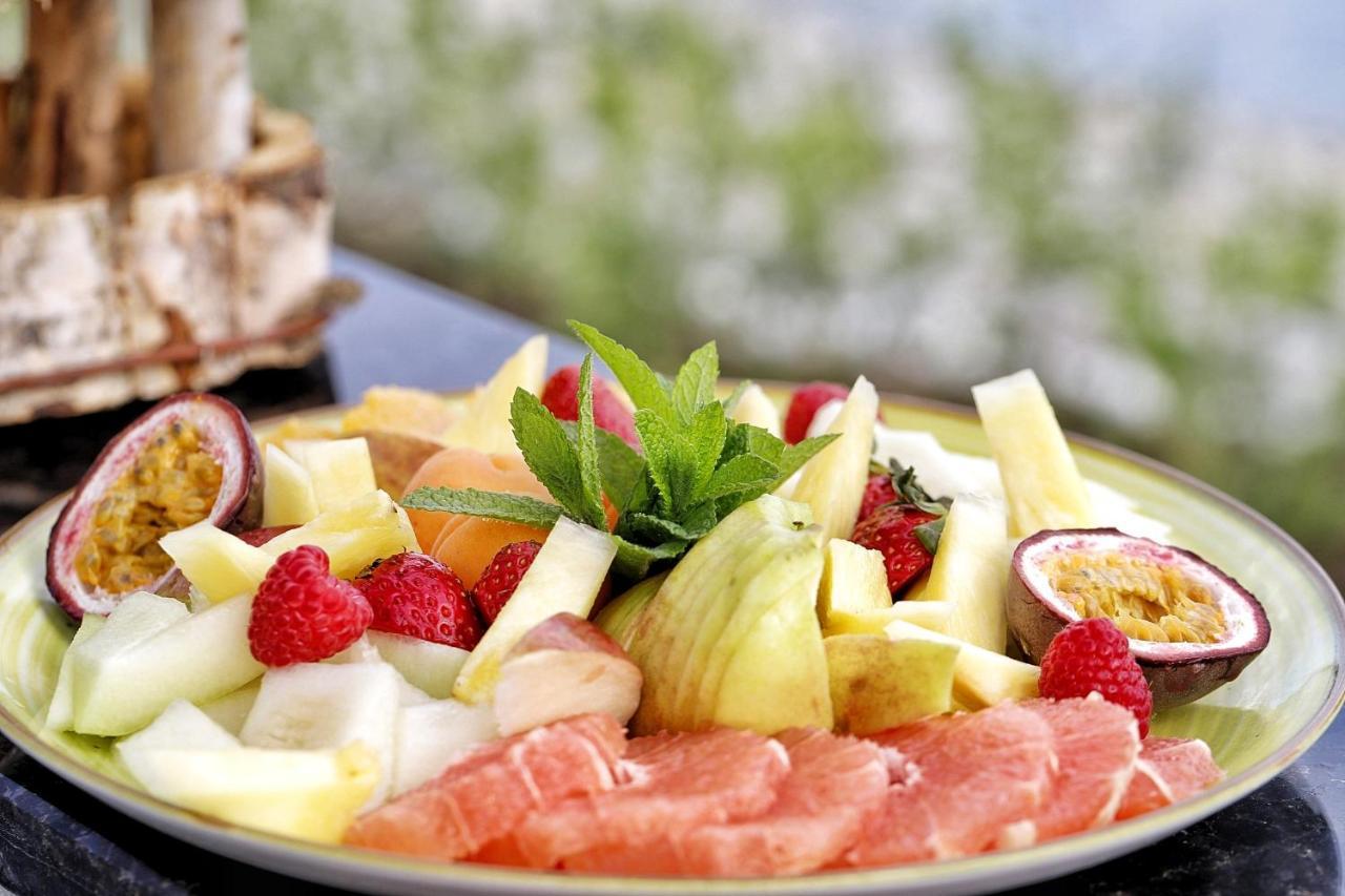 Country Spa Retreat Snagov Dış mekan fotoğraf Fruit salad