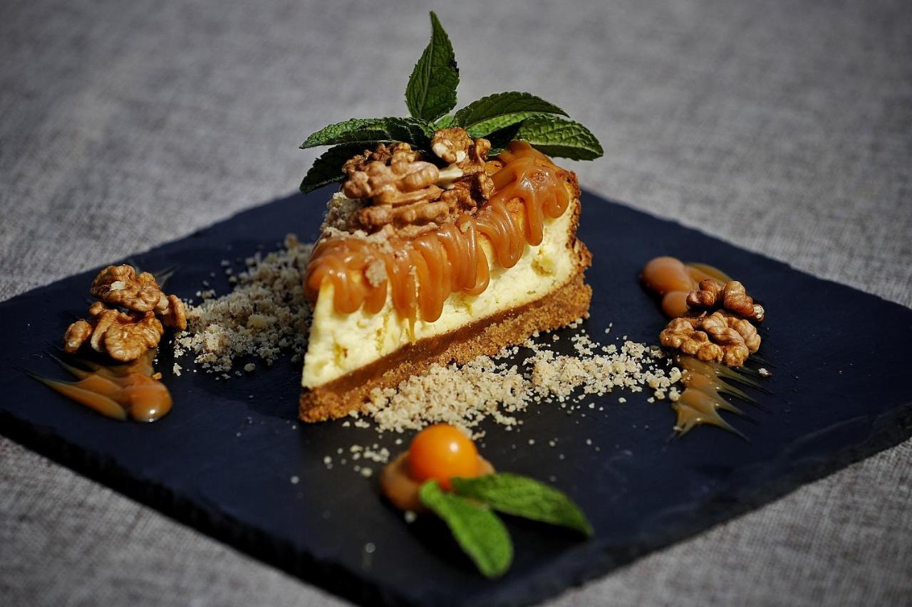 Country Spa Retreat Snagov Dış mekan fotoğraf Cheesecake with salted caramel