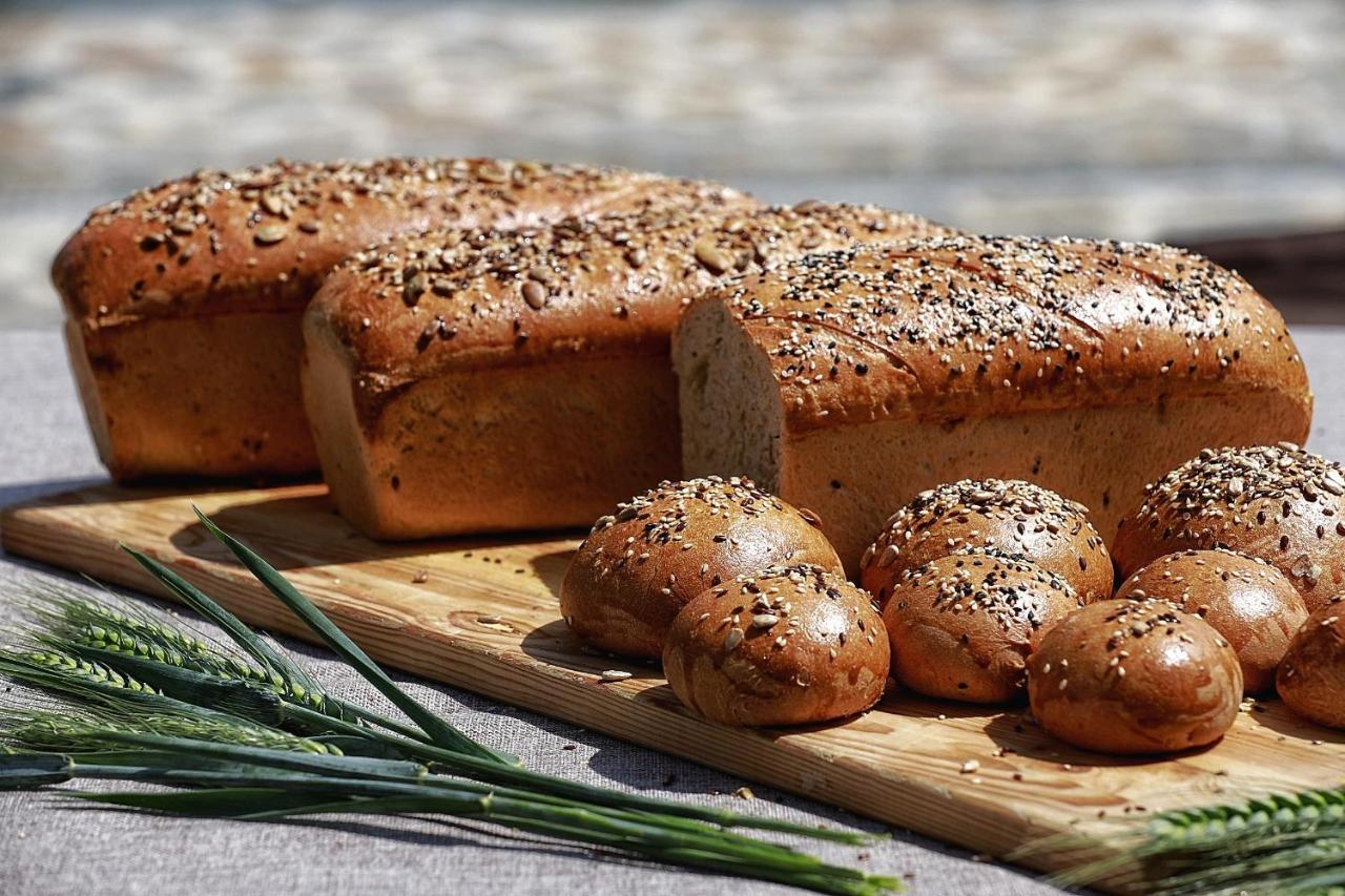 Country Spa Retreat Snagov Dış mekan fotoğraf Poppy seed bread