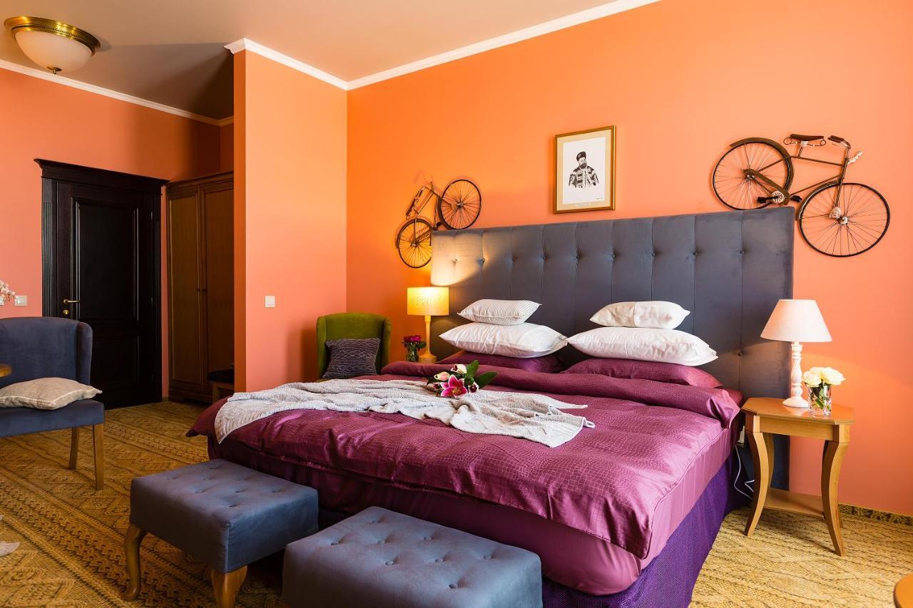 Country Spa Retreat Snagov Dış mekan fotoğraf A bedroom