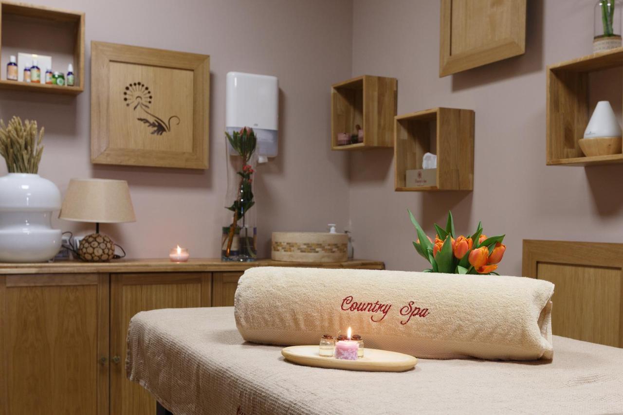Country Spa Retreat Snagov Dış mekan fotoğraf A spa treatment room