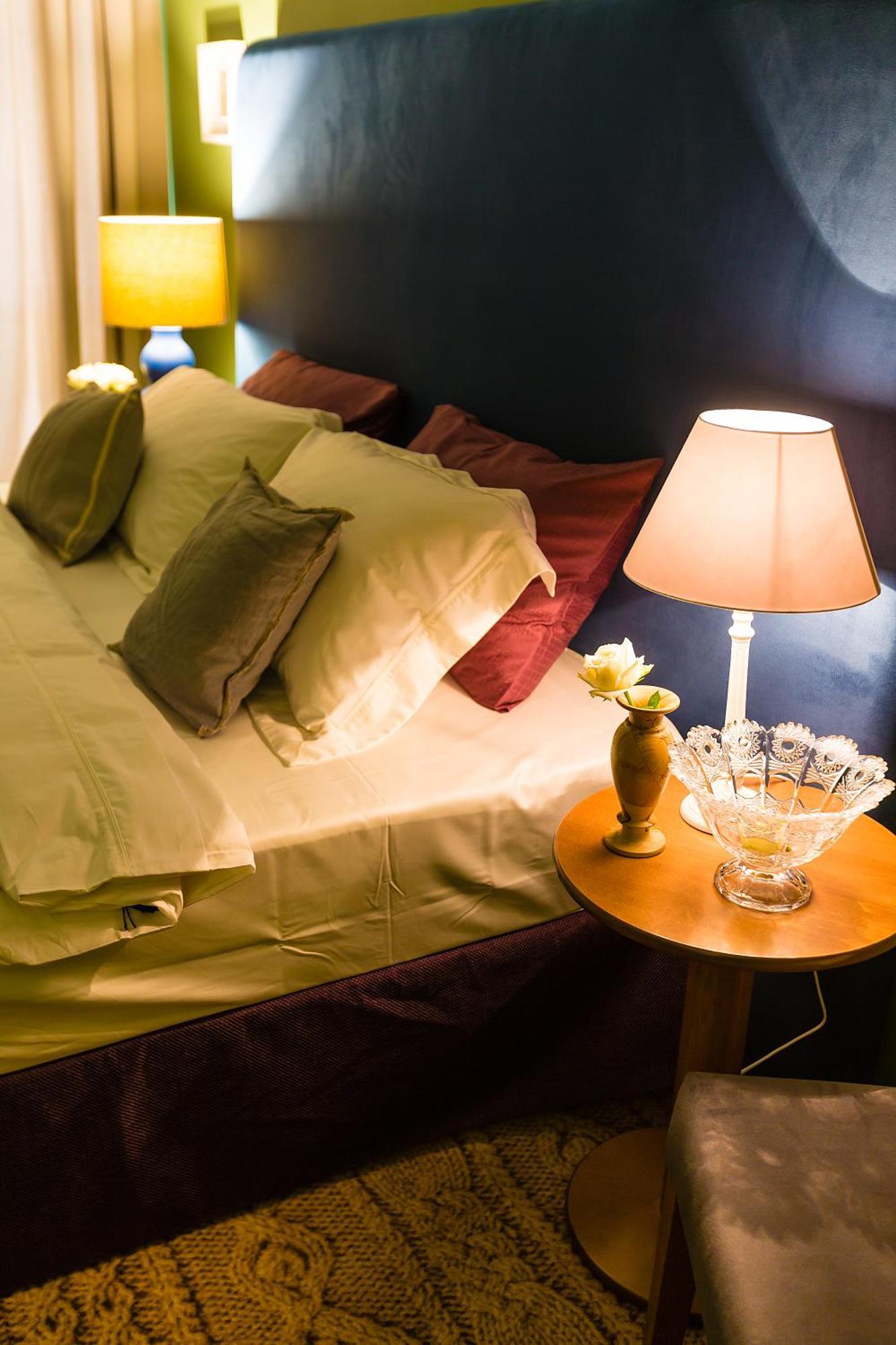 Country Spa Retreat Snagov Dış mekan fotoğraf A bed with cushions